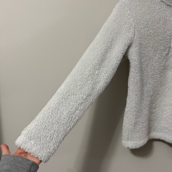 Patagonia Women’s Los Gatos 1/4 Zip Fuzzy White Fleece Pullover Sweatshirt - Picture 7 of 14